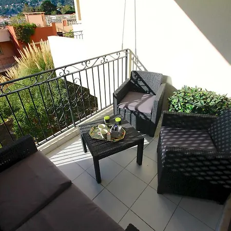 Petit Coin De Paradis Refait A Neuf Dans Avec Piscine Et Pool House Vue Splendide Sur La Mer! *